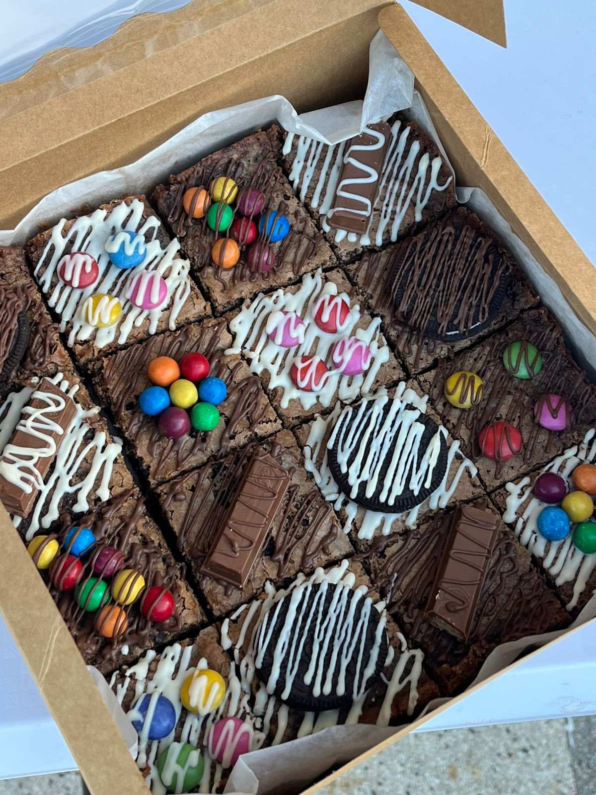 Variety Brownies (16 pieces)